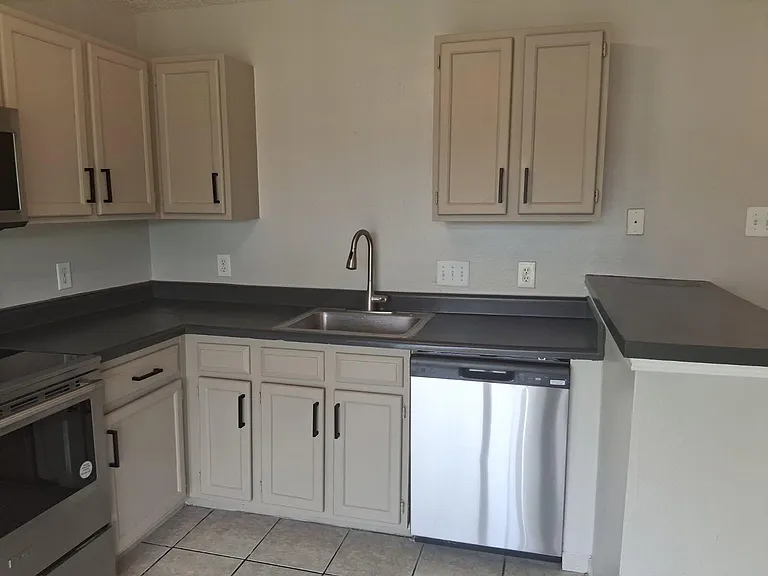 7704 Sign St — Photo 9
