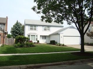 1339 Green Knolls Dr, Buffalo Grove, IL