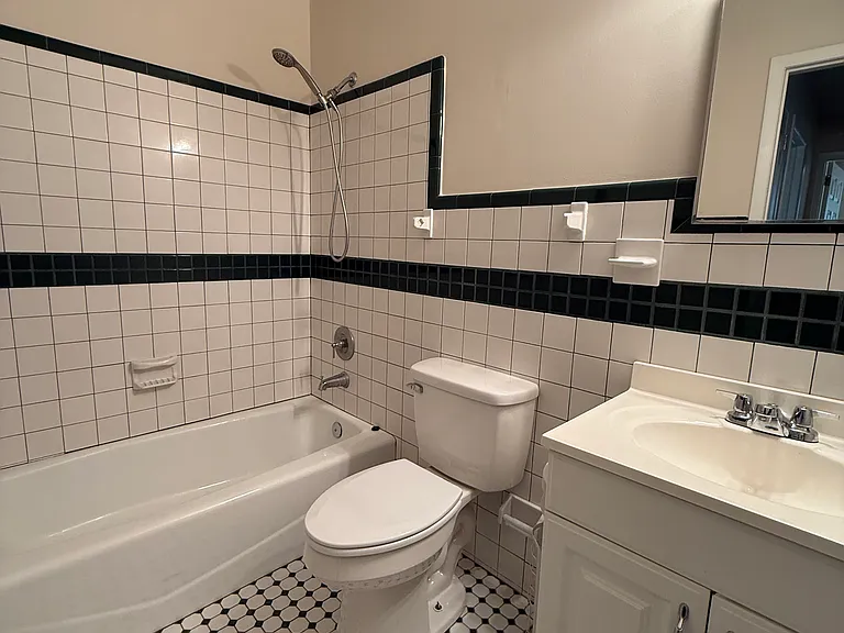 805 Meadowbrook Dr #B — Photo 10