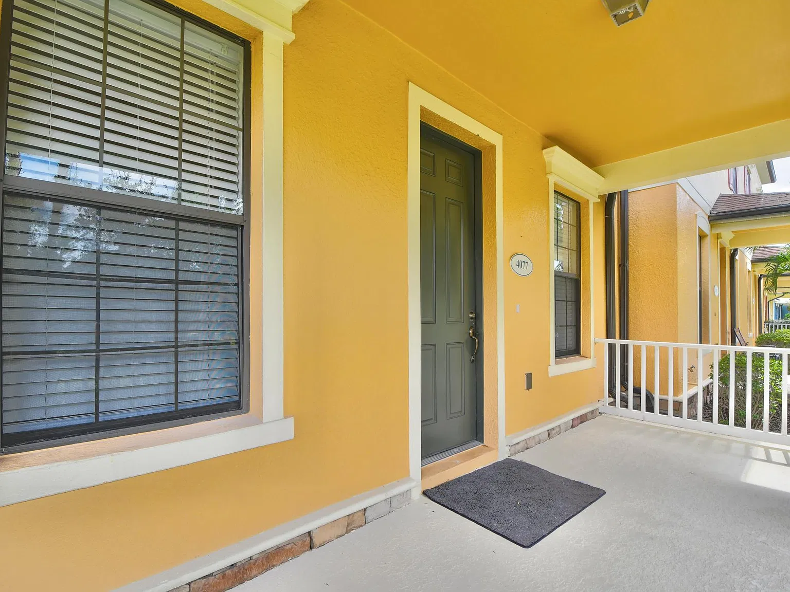 4077 Viosca Pl — Photo 2