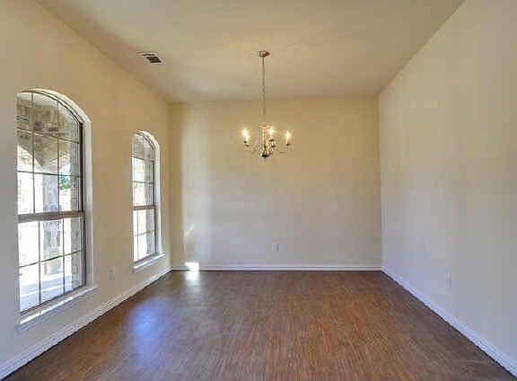5th image of 604 Summerwood Ct