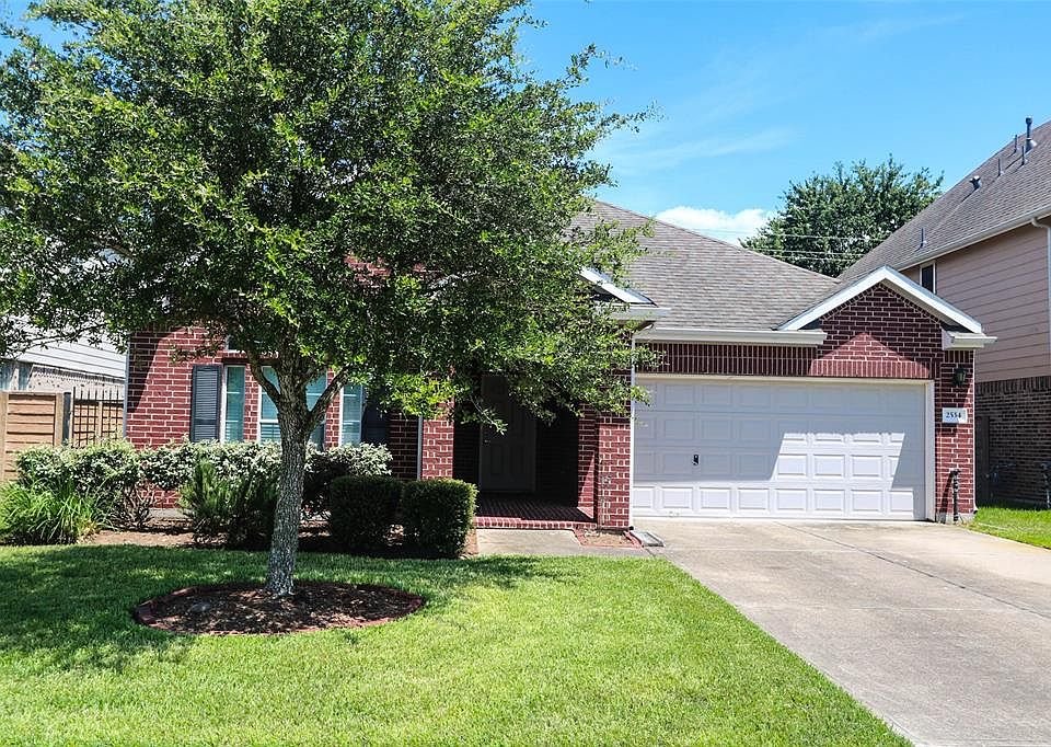 1st image of 2534 Pelican Dr