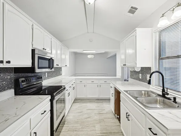 13027 Mitchell Dr, Balch Springs, TX 75180