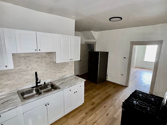 4th image of 2909 Gravois Ave APT 1W