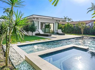 1625 Daytonia Rd, Miami Beach, FL 33141