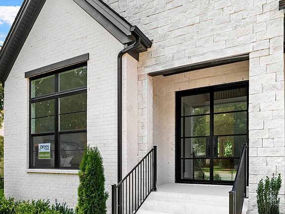 4th image of 1103 Maplehurst Ave