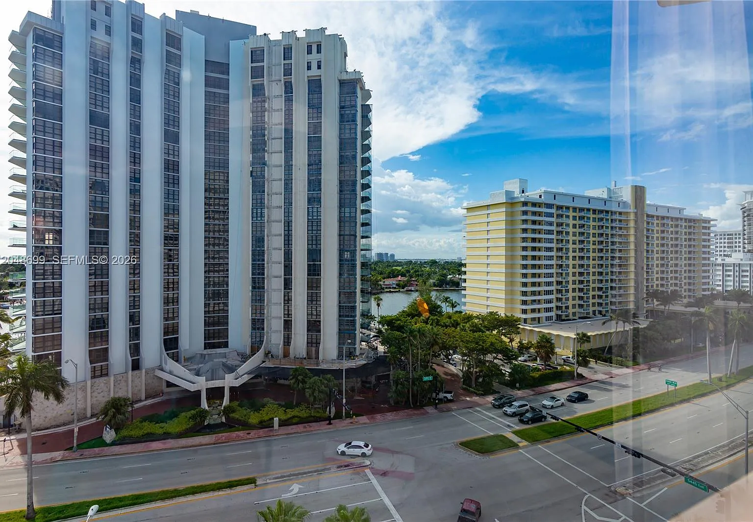 Castle Beach Club Condo — Photo 4