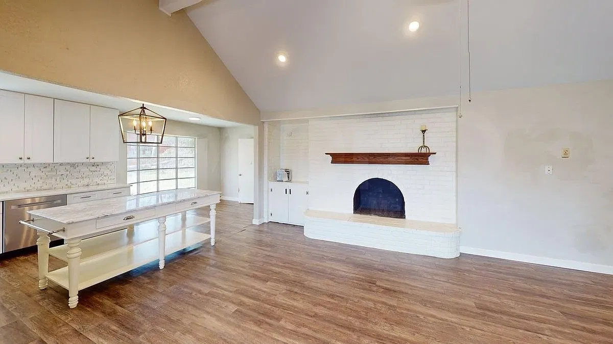 4 bed, 2.5 bath, $2,800 — Photo 4