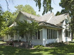 11480 Riverview Rd, Eden Prairie, MN 55347