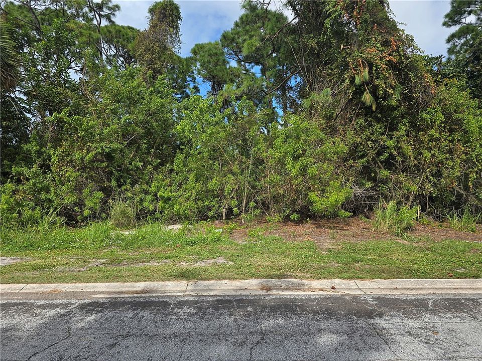 2nd image of 125 Cardinal Dr