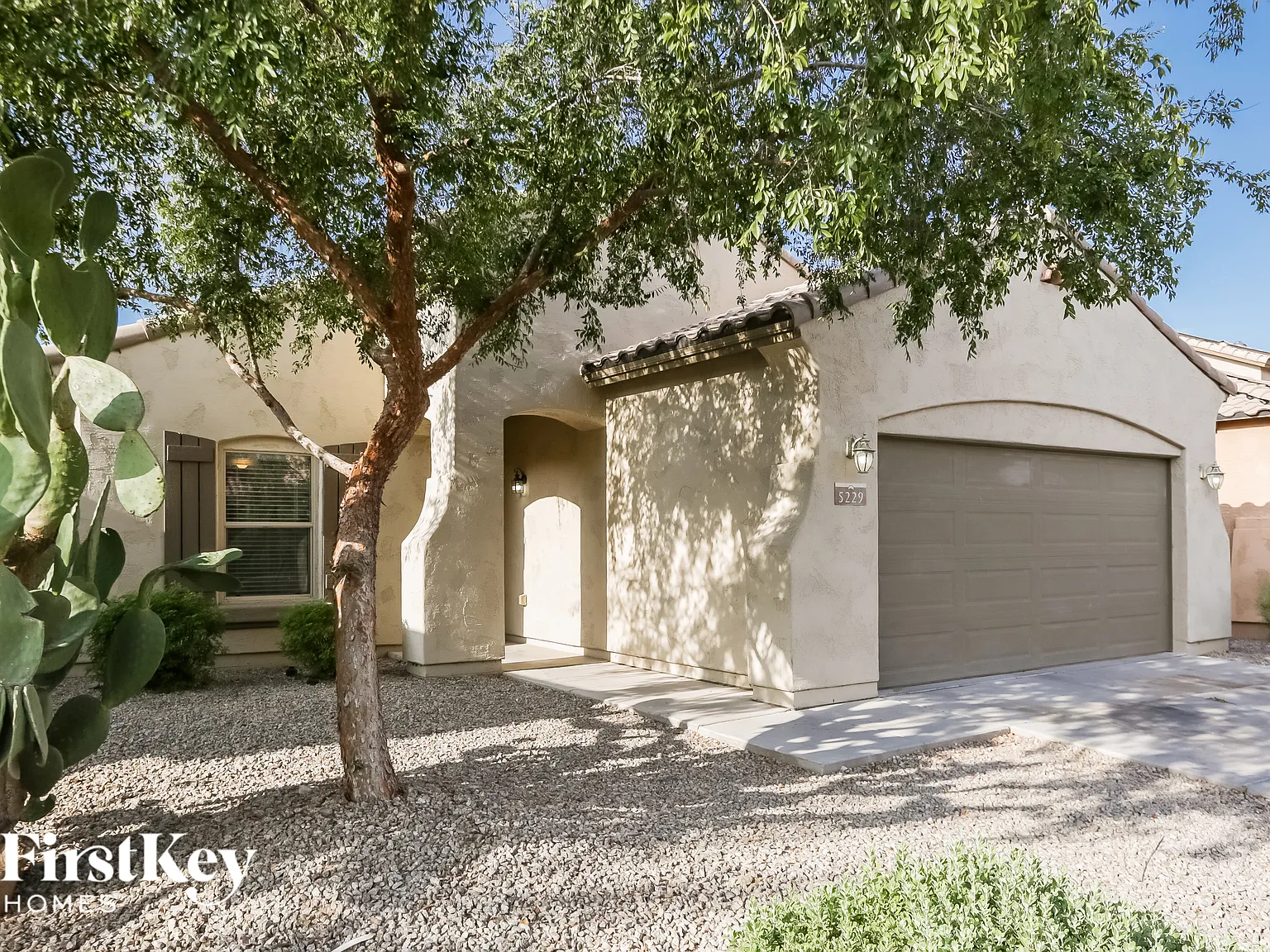 3 bed, 2.0 bath, 1488 sqft, $2,035 — Photo 2