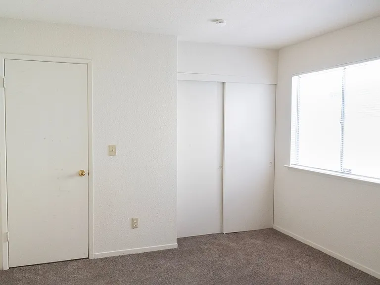 7010 N Thorne Ave — Photo 19