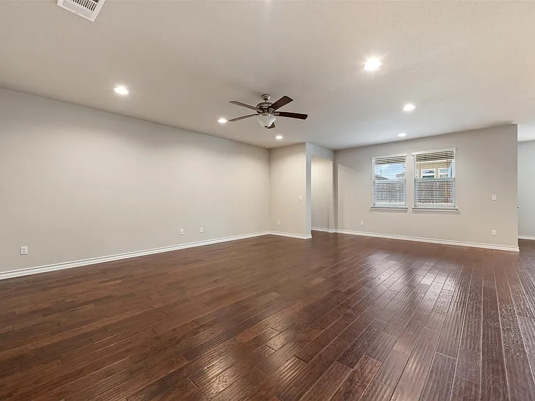 4004 Harbor Point Dr — Photo 10
