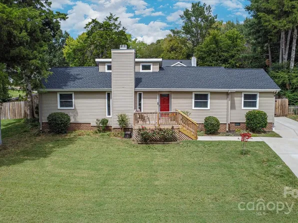 10926 Treebark Dr, Charlotte, NC 28226