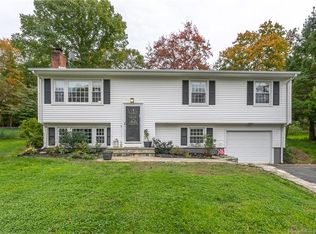 48 Diana Ln, Beacon Falls, CT 06403