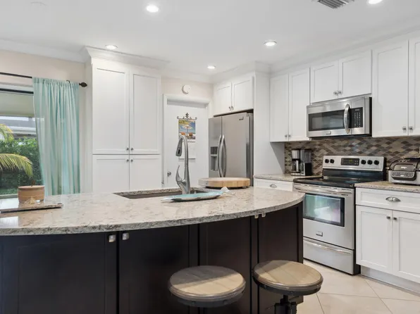 2720 SW 11th Court, Boynton Beach, FL 33426