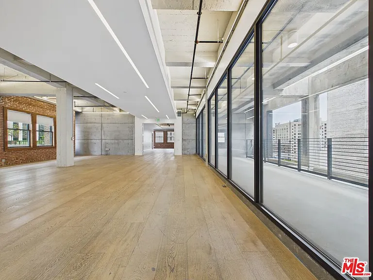 808 S Broadway #7 — Photo 10