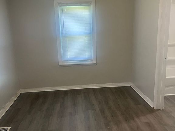 3rd image of 6102 Brookville Rd