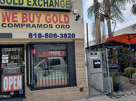 1st image of 10550 1/4 Victory Blvd