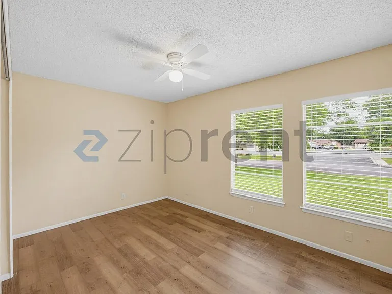 8318 Tuxford — Photo 17