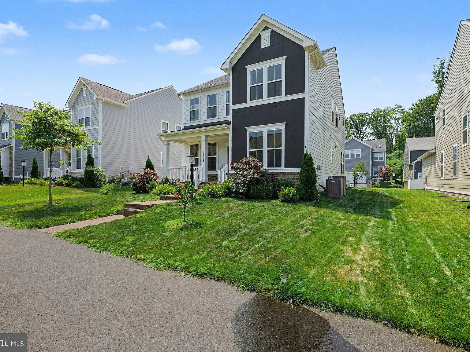 5 bed, 3.5 bath, 4072 sqft, $4,500 — Photo 4