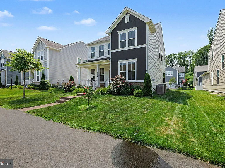 1794 River Heritage Blvd — Photo 4