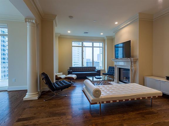 2nd image of 2525 N Pearl St #1106F