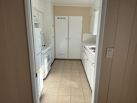 4th image of 8040 La Jolla Shores Dr #E