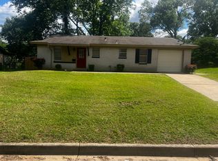 2401 McKenzie Dr, Tyler, TX 75701