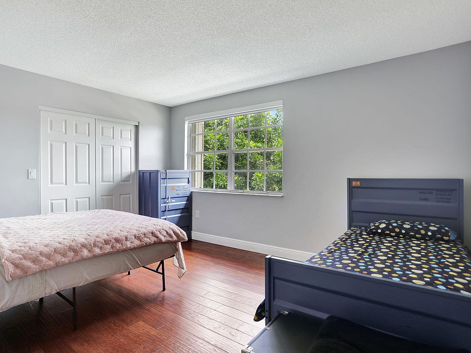 1st image of 3179 NW 71st Avenue