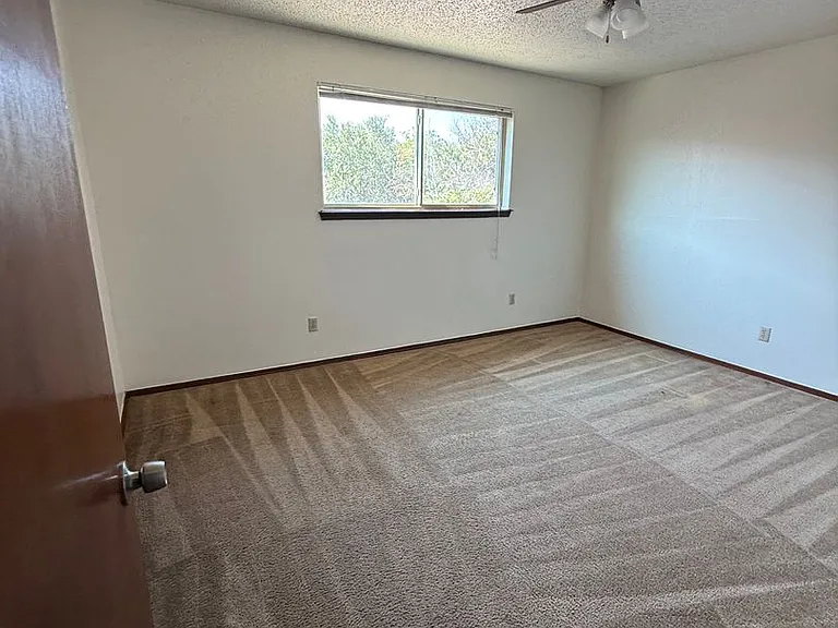 Fox Valley Apartments — Photo 53