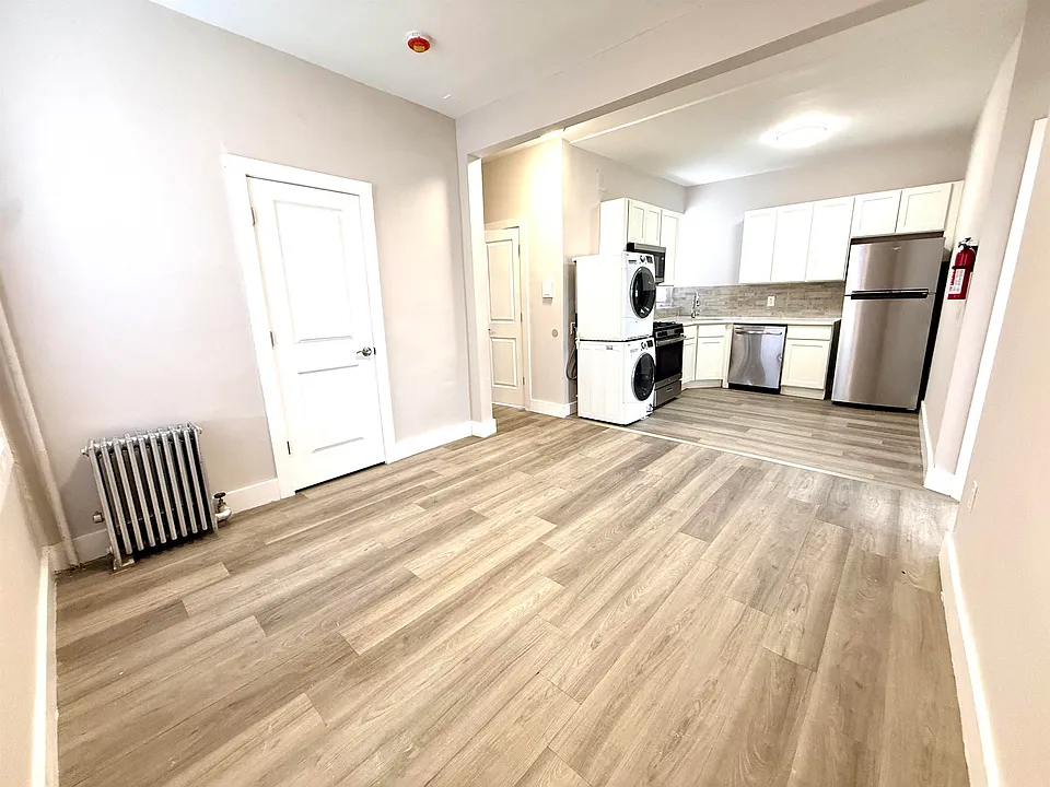 6002 Hudson Ave #3