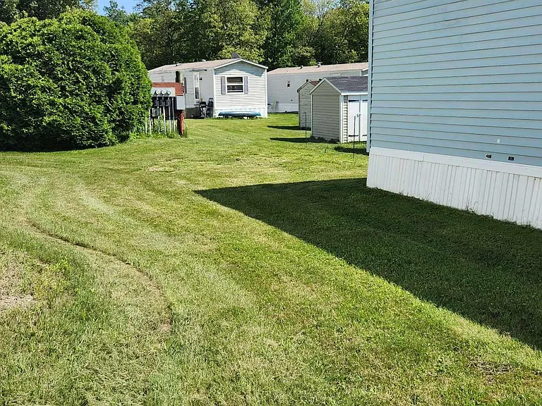 7 Otis Ln — Photo 2