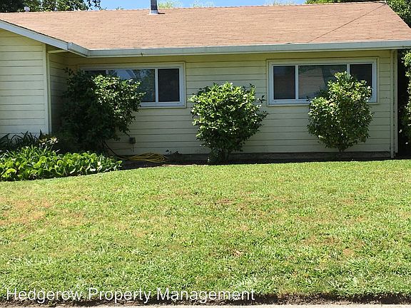3rd image of 4041 Encina Dr