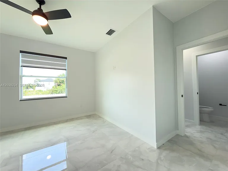 1111 Gunby Ave S — Photo 8