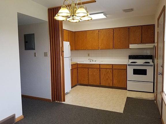 2nd image of 435 W Grand Ave