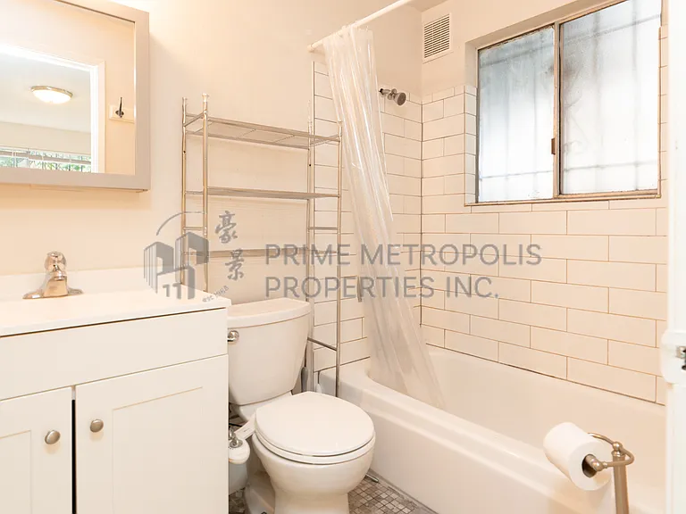 7810 E Green Lake Drive N Seattle Wa 98103 Lcg(S) - C — Photo 8