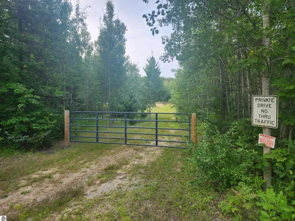 4000 W Northwood Ct, Barton City, MI 48705