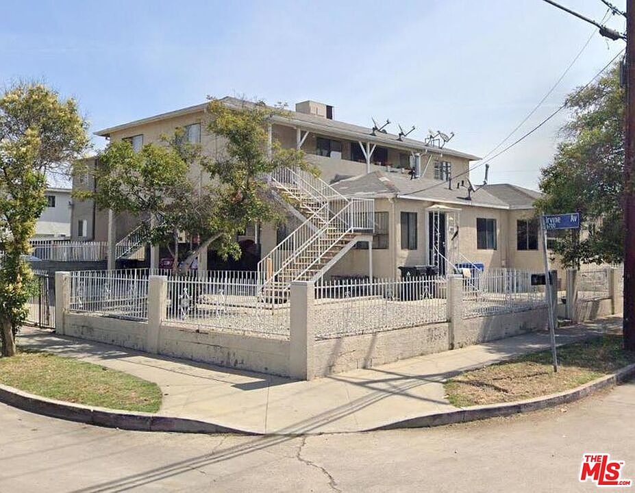 1st image of 11617 Archwood St