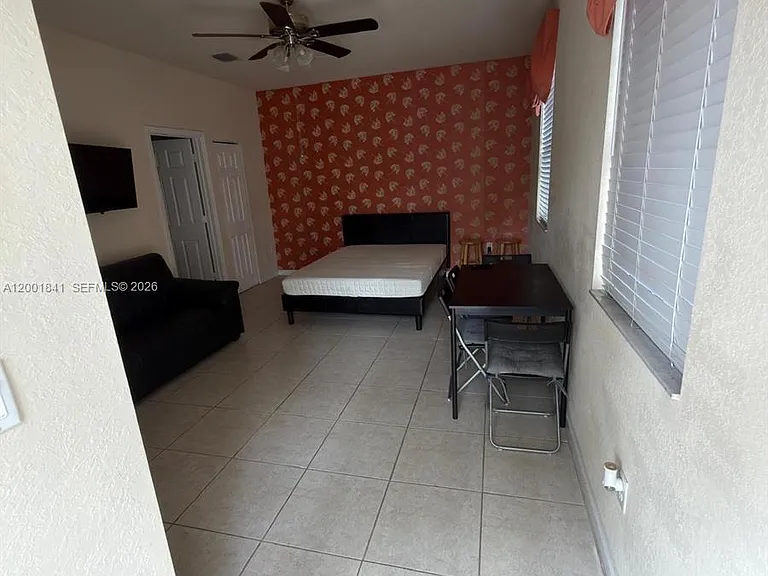 16961 SW 90th Ter #STUDIO — Photo 2