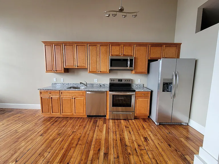 Ashworth Lofts — Photo 8