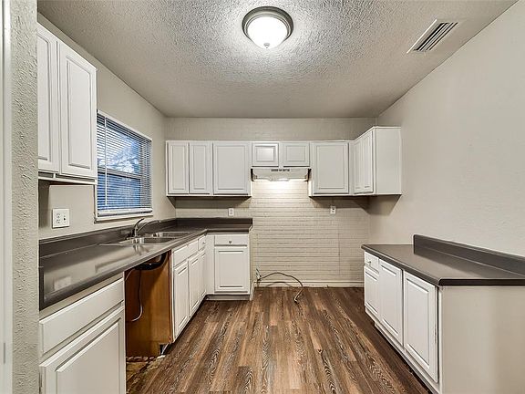 5th image of 904 Hoke Smith Dr