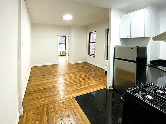 208 E 82nd St #24 — Photo 2