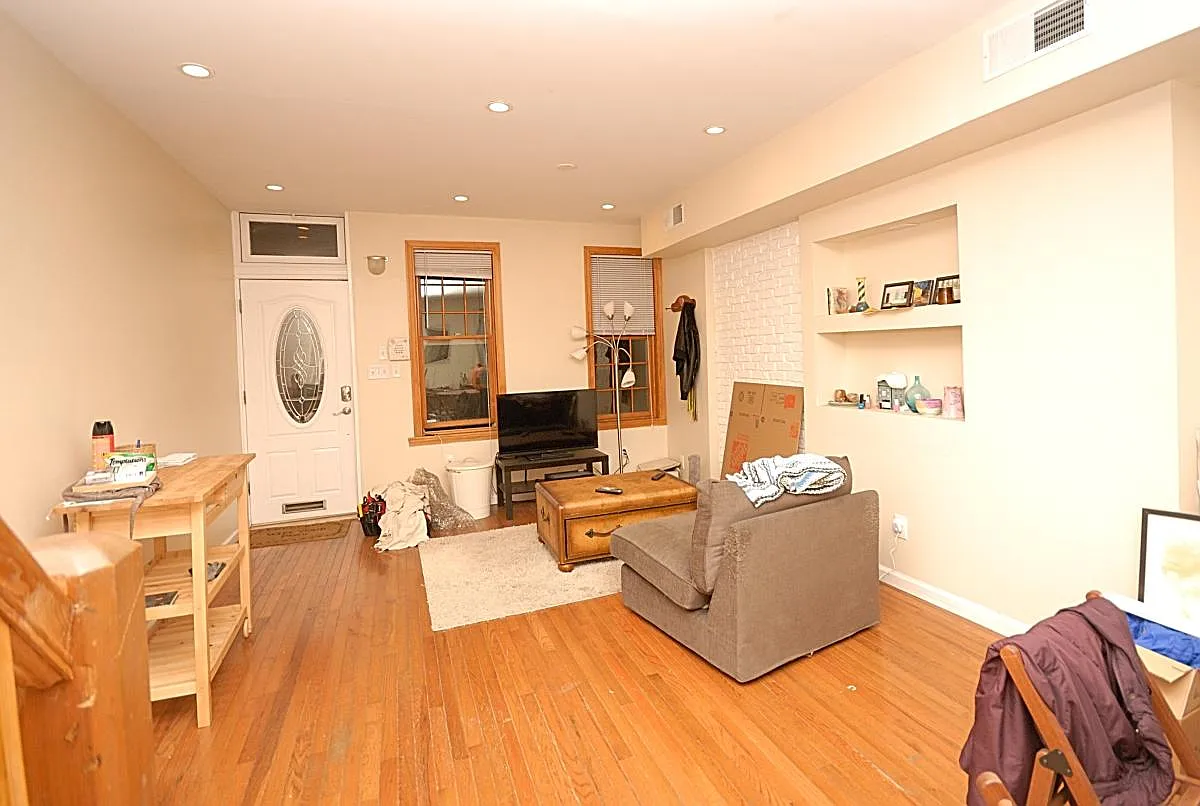 1st floor dr - 1823 Carlton St
