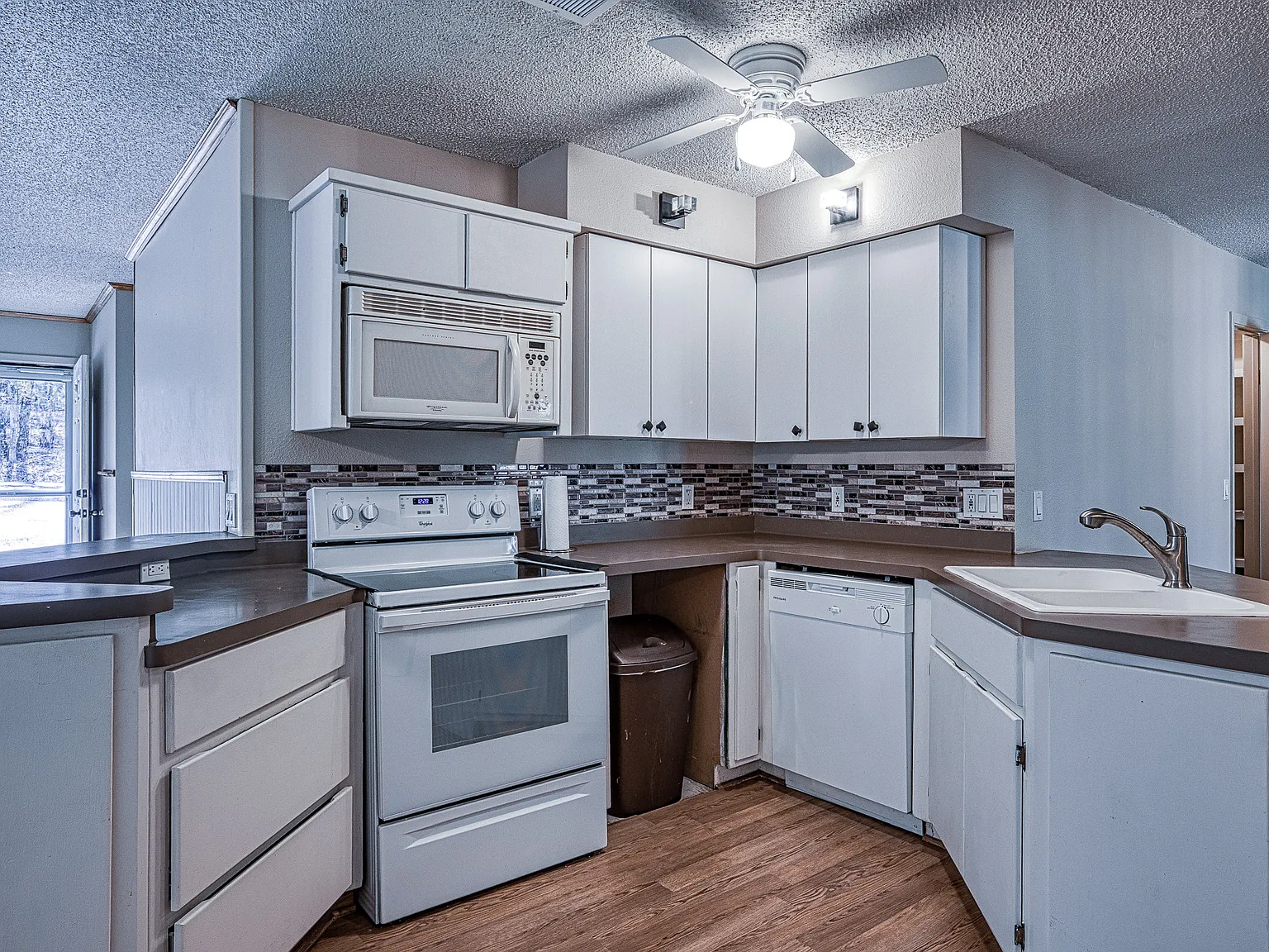 2 bed, 1200 sqft, $1,200 — Photo 4