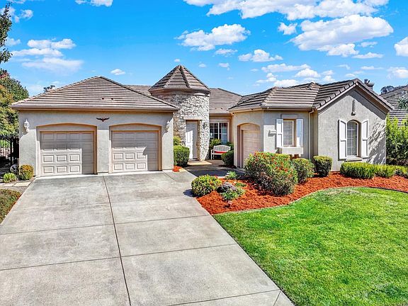 2nd image of 2921 Pebble Beach Circle