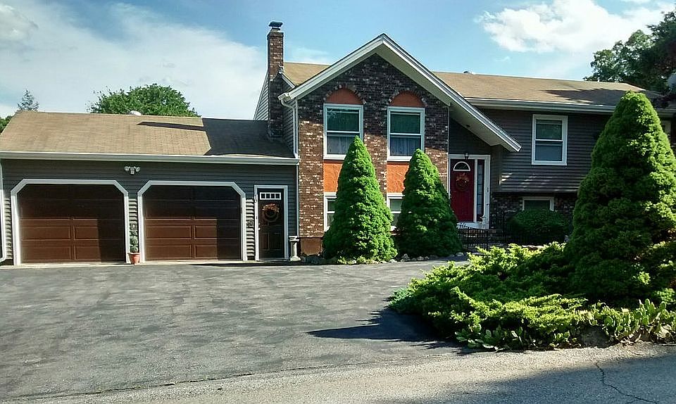 2nd image of 10 Chestnut St