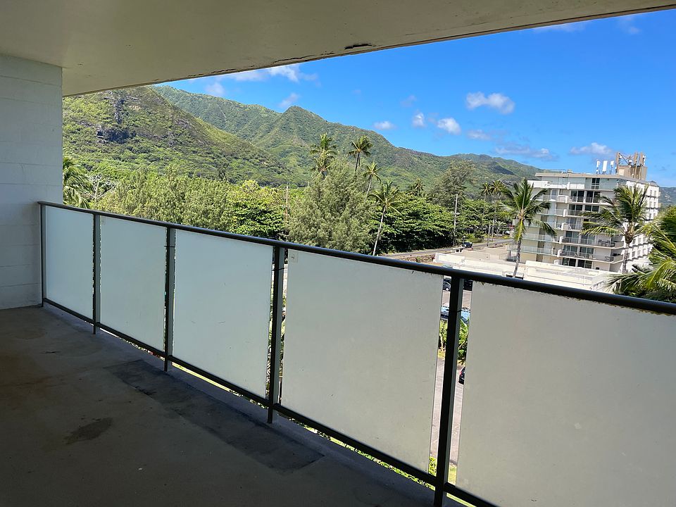 View from lanai to mauka