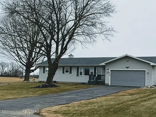 1743 Brookfield Rd, Charlotte, MI 48813