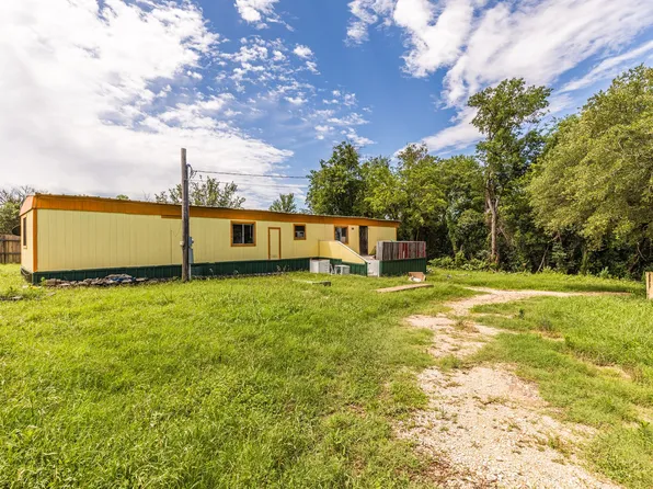 190 Creek Dr, Whitney, TX 76692